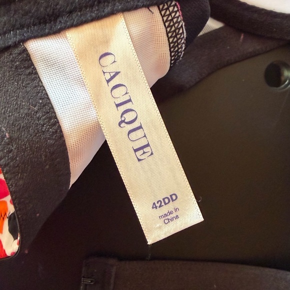 Cacique 42DD lightly lined tee shirt bra. Underwire molded cup heart print NWOT - Picture 6 of 6